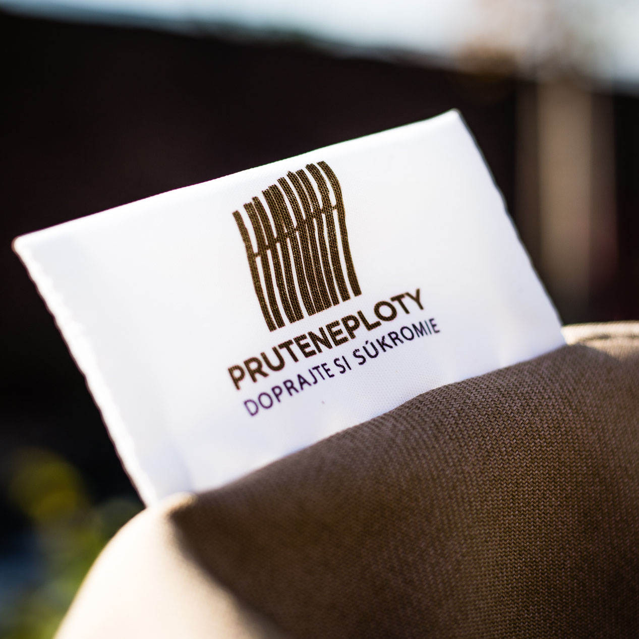 banner_sq_06_v1